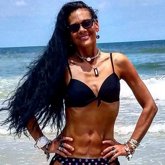 Meet your Posher, Victoria Lynn - Picture 5 of 8